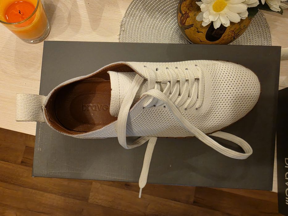 Białe eleganckie buty BRAVELLI sneakers nowe włoskie 41 skóra