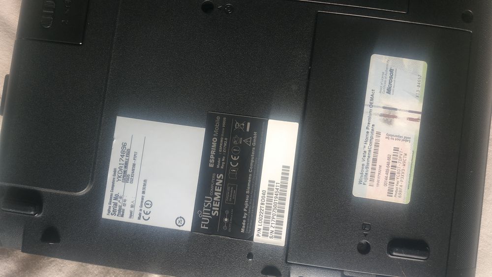 Portátil Fujitsu Siemens Esprimo Mobile V5535