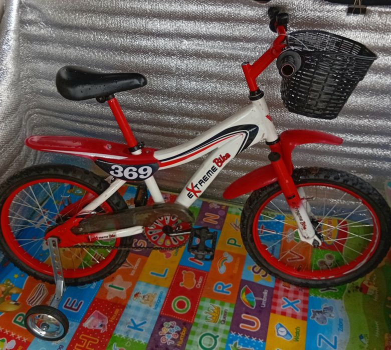Продам детский велосипед Extreme Bike на 18 дюймов+колесики.