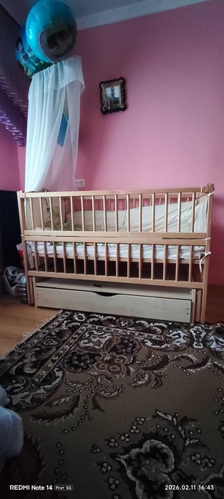 Дитяче ліжечко. З балдахіном.