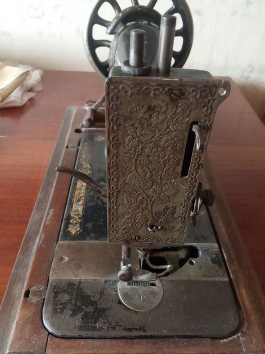 Швейная машинка ретро