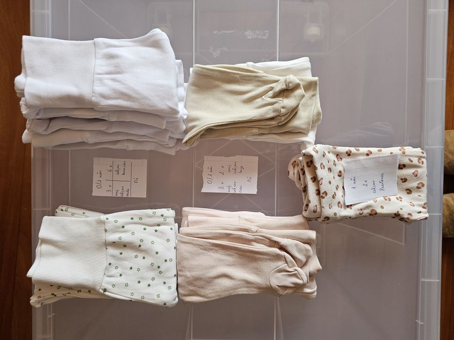 Roupa de bebé (bodies e babygrows essencialmente)