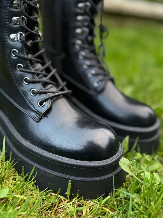 Мартінси Італія нові черевики боти