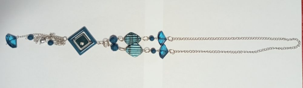 Conjunto de 5 colares senhora em bom estado