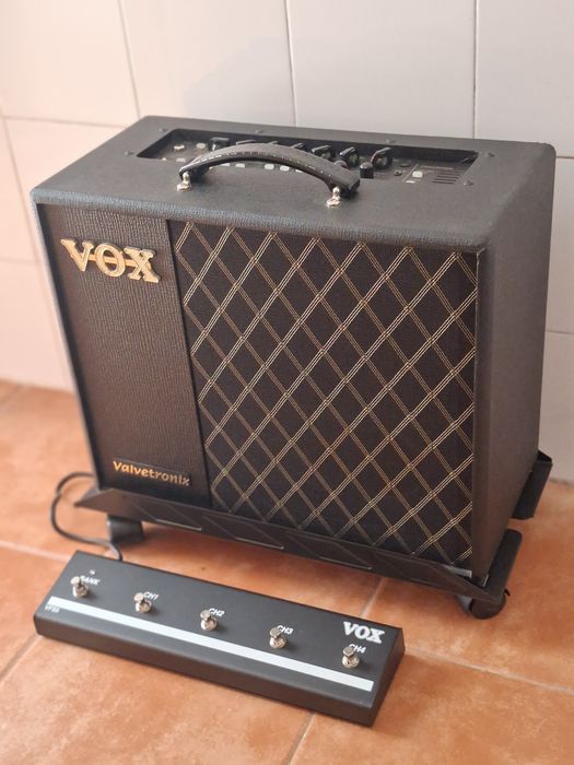 Vox VT40X Valvetronix + Pedal Footswitch Vox VFS5 (Como Novo)