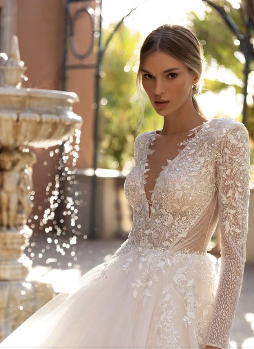 Весільна сукня Armonia зі шлейфом