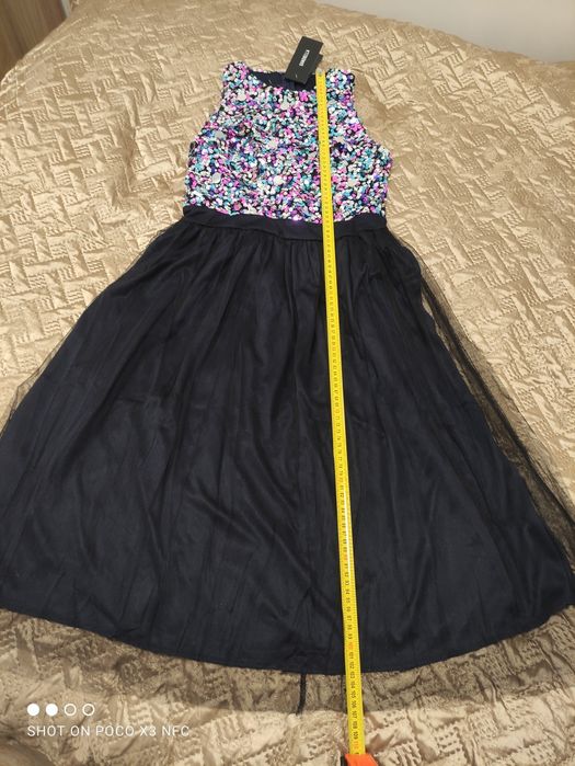 Sukienka z cekinami, nowa