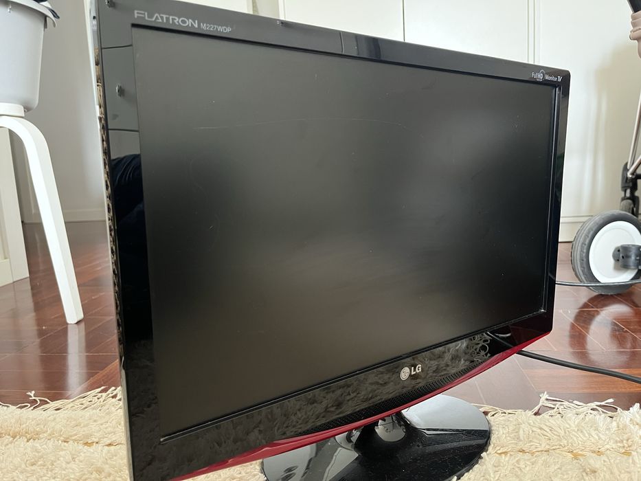 LG modelo Flatron M227wd