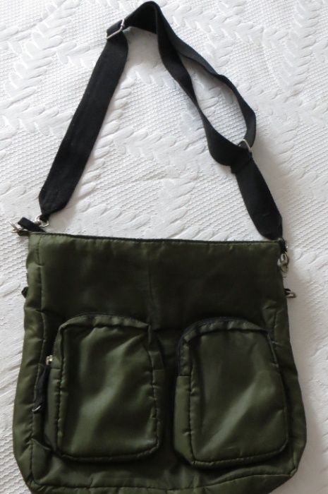 Saco / Carteira uso tiracolo, c/ bolsos exteriores
