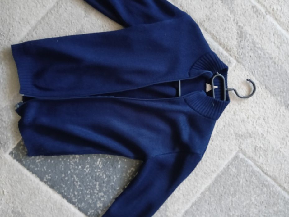 Sweterek rozpinany granatowy rozmiar 146