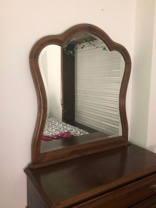 Cómoda com espelho