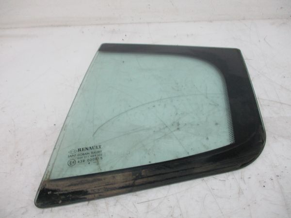 Vidro triangular da porta trás esquerdo RENAULT Megane III (BZ0_)