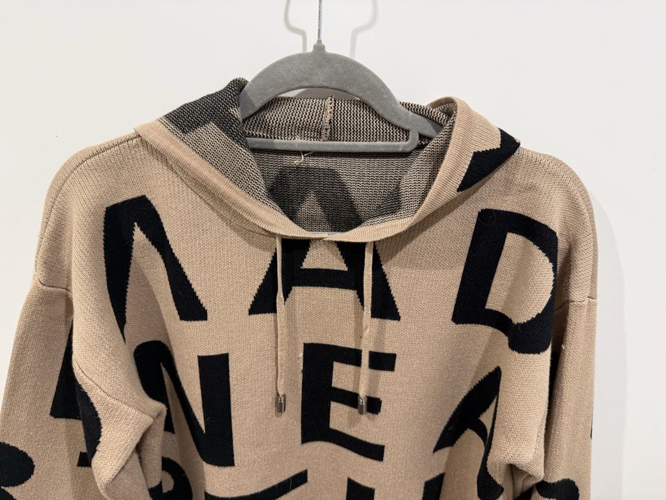 Komplet dzianinowy dres zestaw literki beż czarny Butik uni