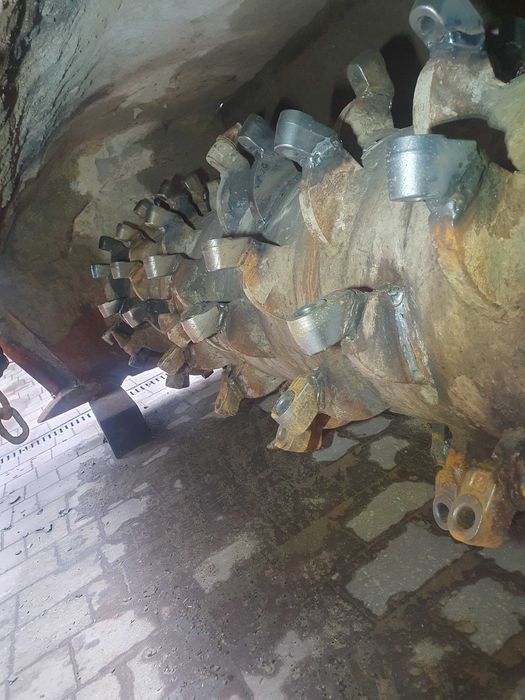 Spawanie, napawanie, piaskowanie, toczenie CNC, frezowanie.