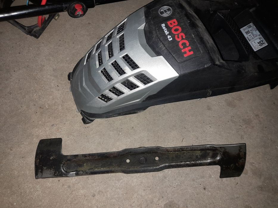 Запчасти, газонокосилка Bosch rotak 43 .