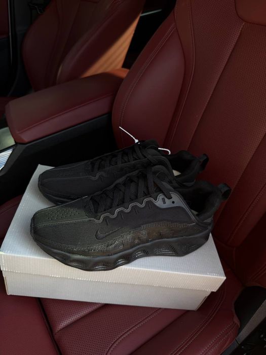 Кросівки Nike AVA Rover
