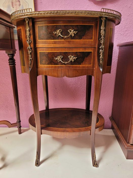 Mesa de apoio antiga com duas gavetas - Muito bom estado ger