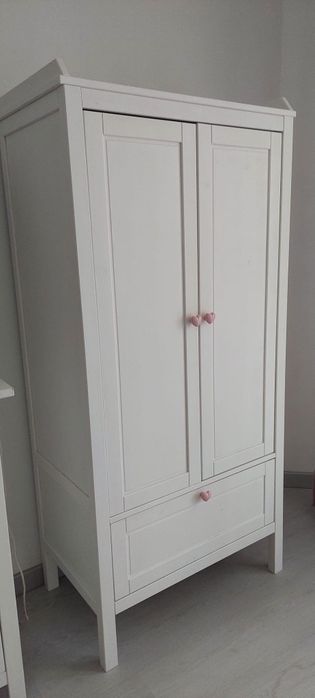 Roupeiro para quarto de bebé