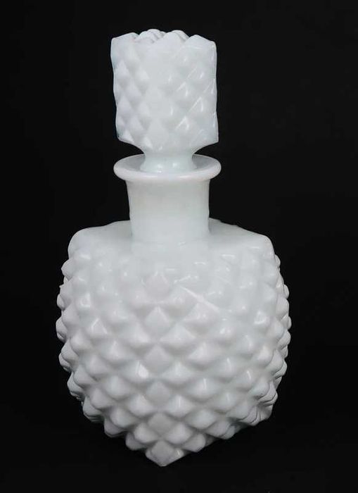 Frasco vidro leitoso de bicos, antigo
