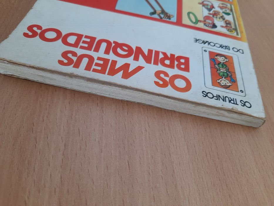 Livro "Os meus brinquedos"