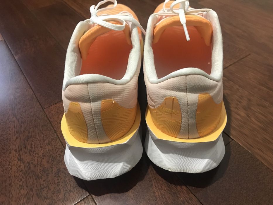 Asics NOVABLAST orange