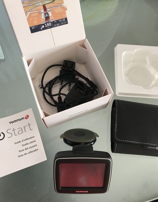 GPS Tomtom - IMMACULATE - Like NEW64862463400194122