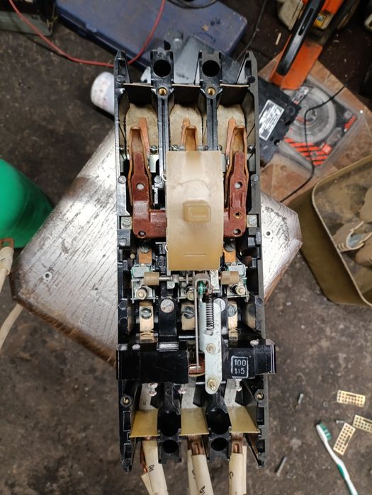 Автомат Автоматичний вимикач А3716 100А