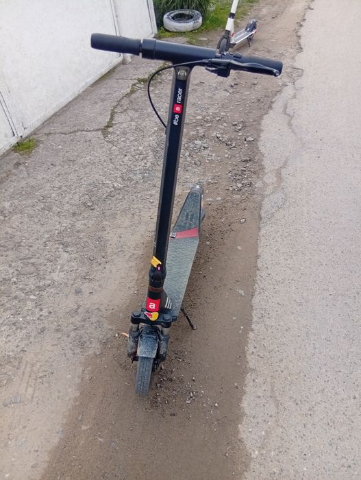 Електросамокат Aprilla esr 2