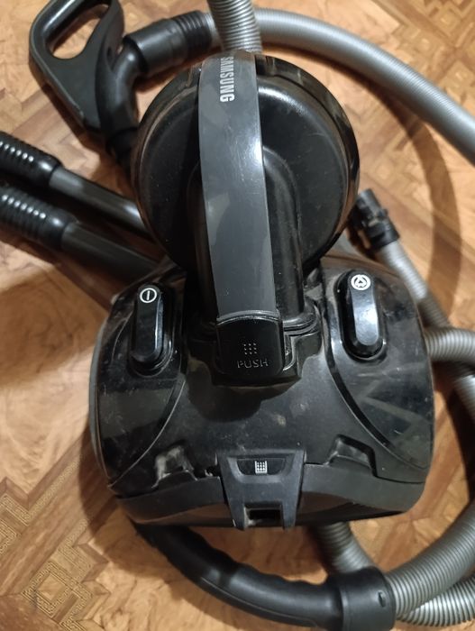 Пылесос Samsung 1500 w на запчасти или под ремонт