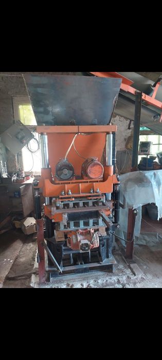 Продаёться вибропресс ПВ  12  либо полностью производство