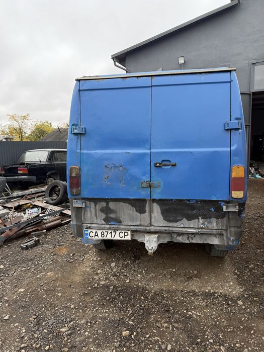 Продам мерседес 310. D