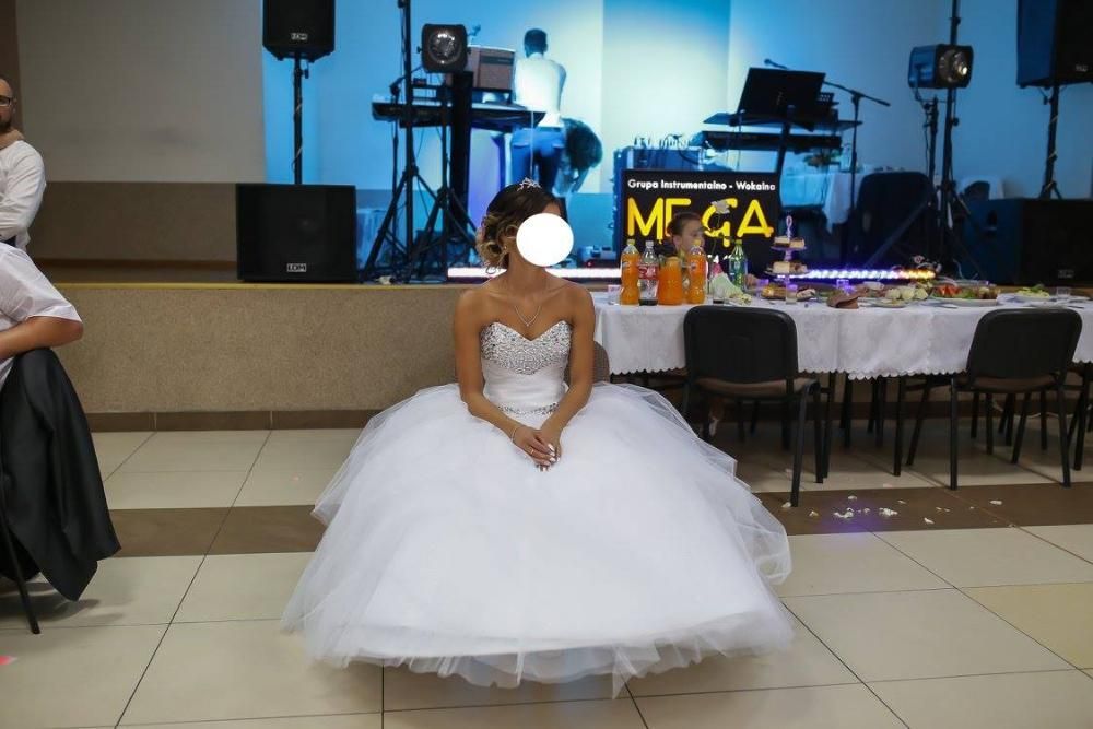 Biała Sukienka Ślubna