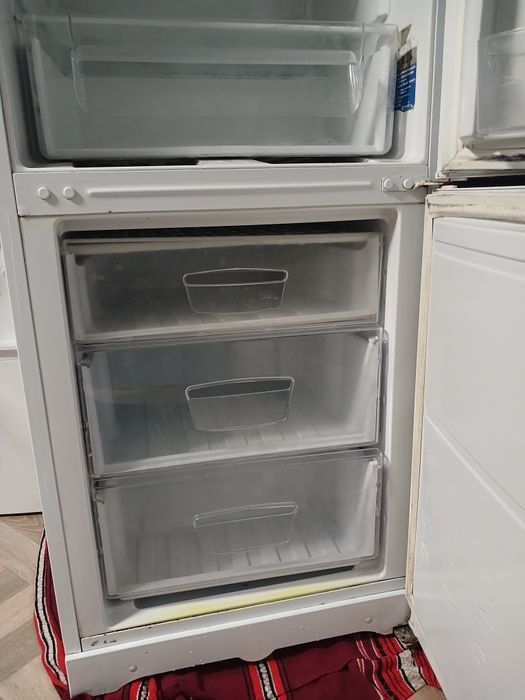 Холодильник Indesit