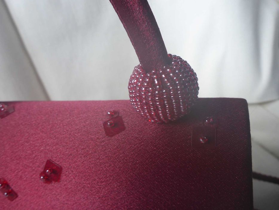 Elegante clutch Setim acolchoada cor de vinho carteira mão Cerimônia