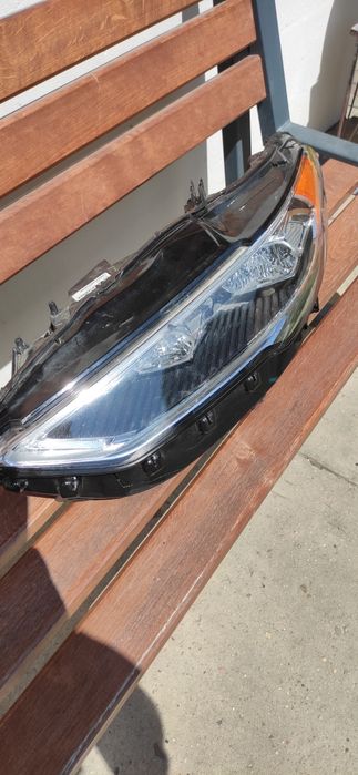 Lewa lampa Ford Fusion HS73-13E015-AF uszkodzona