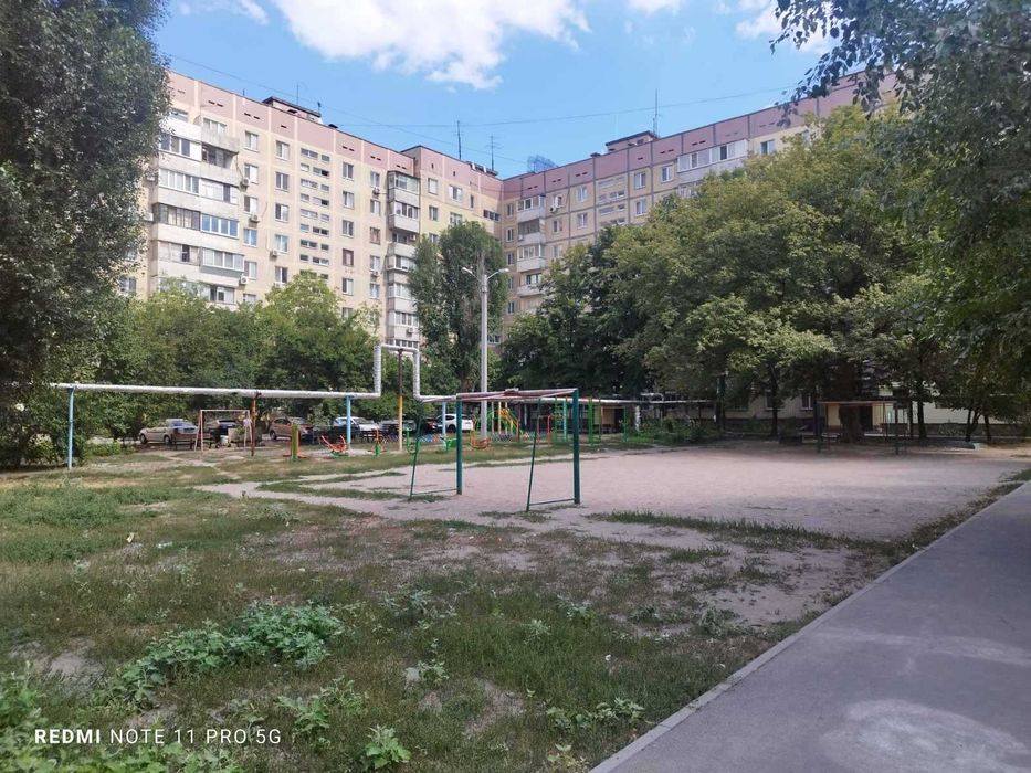 Продам  уютную  2-х квартиру, на Терещенковской,27. Отличная локация.