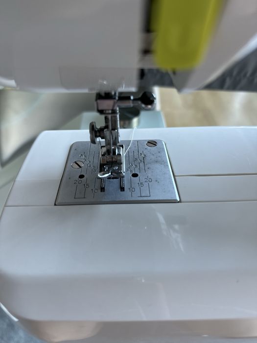 Maquina de costura como nova