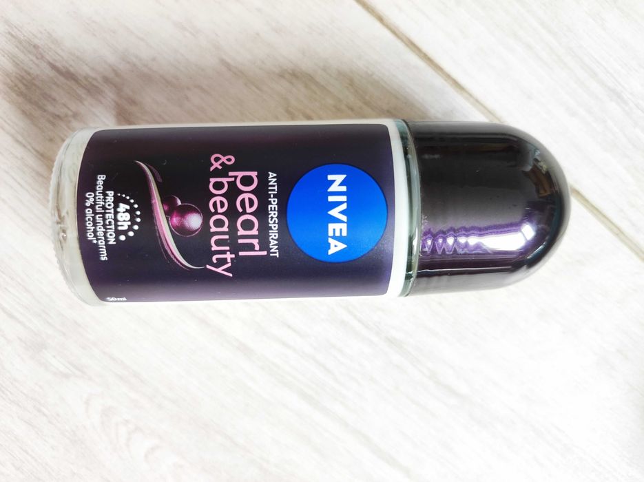 Nowy Nivea Pearl&Beauty Black Pearl antyperspirant w kulce