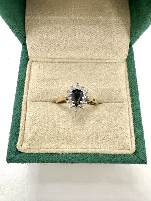 Złoty pierścionek z szafirem 0,50ct i diamentami 0,19ct