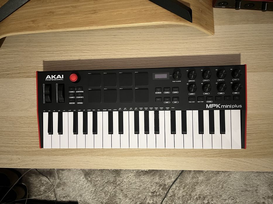 Akai mini plus midi controller