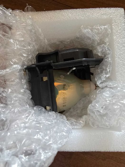 Projektor Sanyo PLV-Z700 + nowa lampa