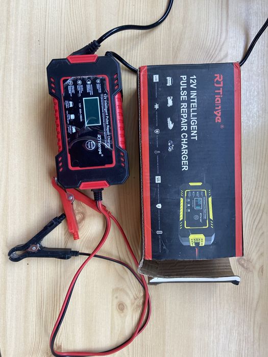 Зарядний пристрій 12V інтелектуальний для авто та мото