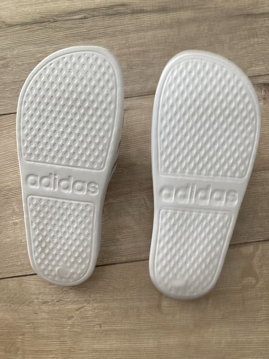 Klapki białe Adidas