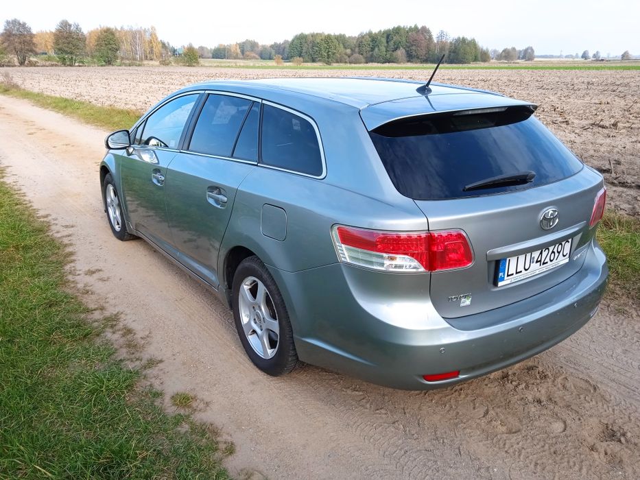 Sprzedam Toyotę Avensis