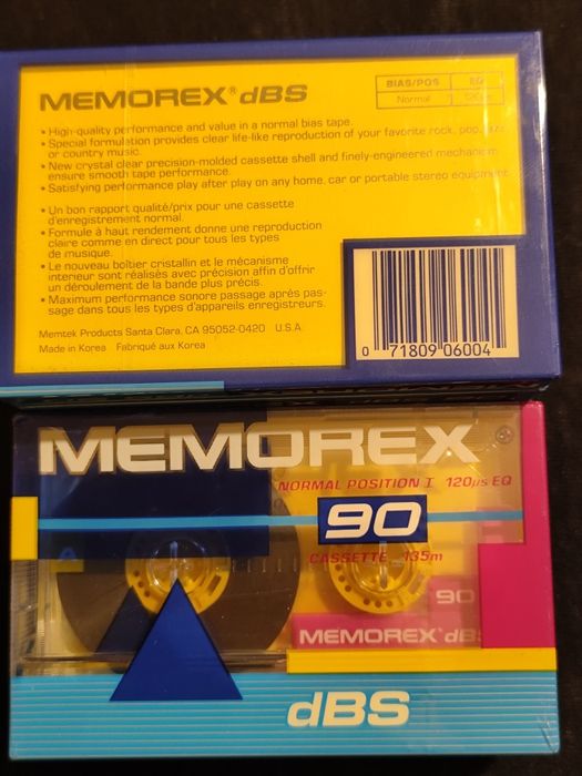 Dziewięć zafoliowanych kaset MEMOREX, CVS, DigiTech, Casette, WallMart