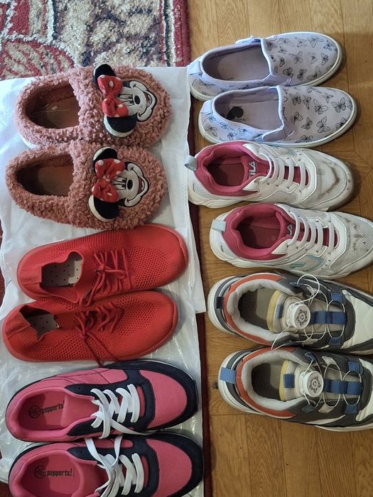 Дитяче взуття для дівчинки