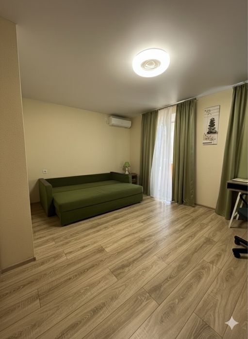 Продам двокімнатну в ЦЕНТРІ на Соборності 50