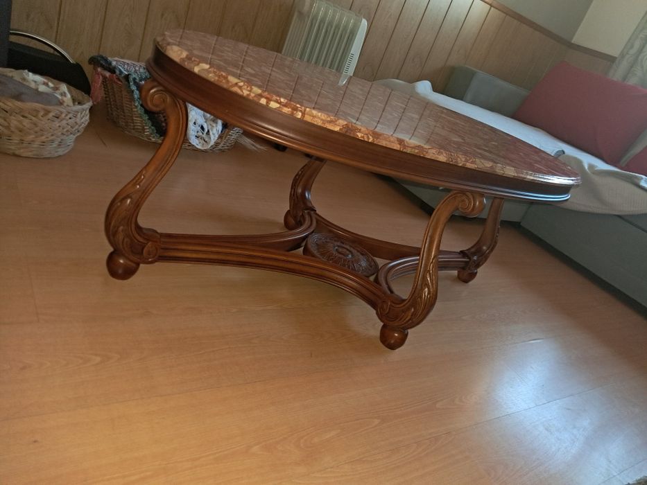 Mesa centro com pedra mármore