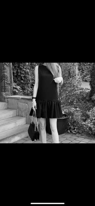 Плаття чорне літнє з воланом