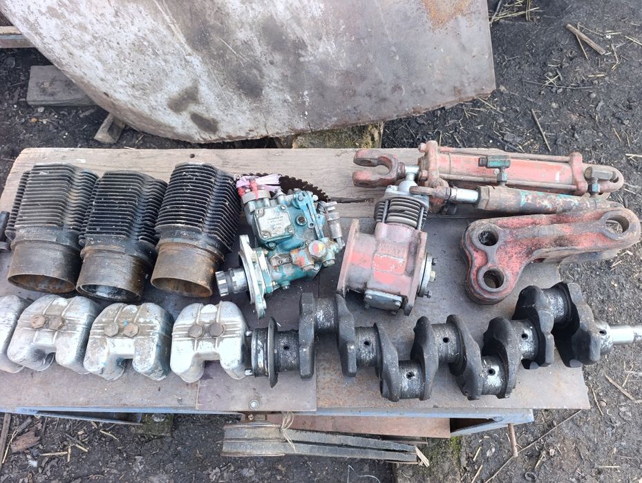 Двигатель д144..